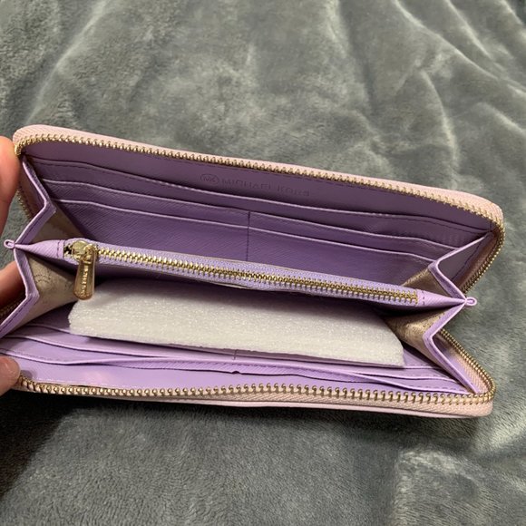 Michael Kors Wallet - Picture 4 of 4